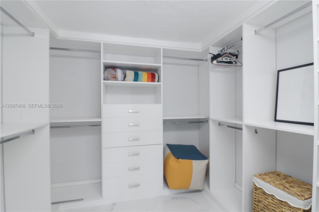 Closet Bedroom 3
