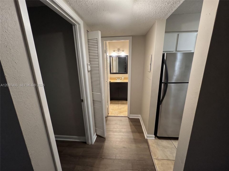 For Sale: $175,000 (1 beds, 1 baths, 813 Square Feet)