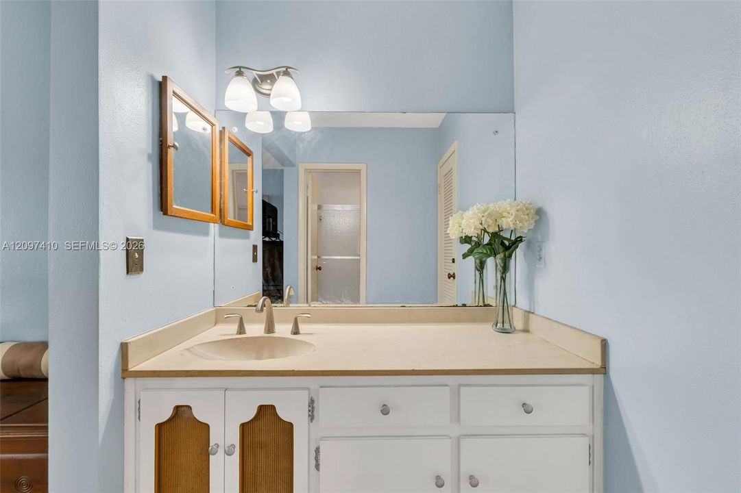 For Sale: $529,000 (4 beds, 3 baths, 1980 Square Feet)