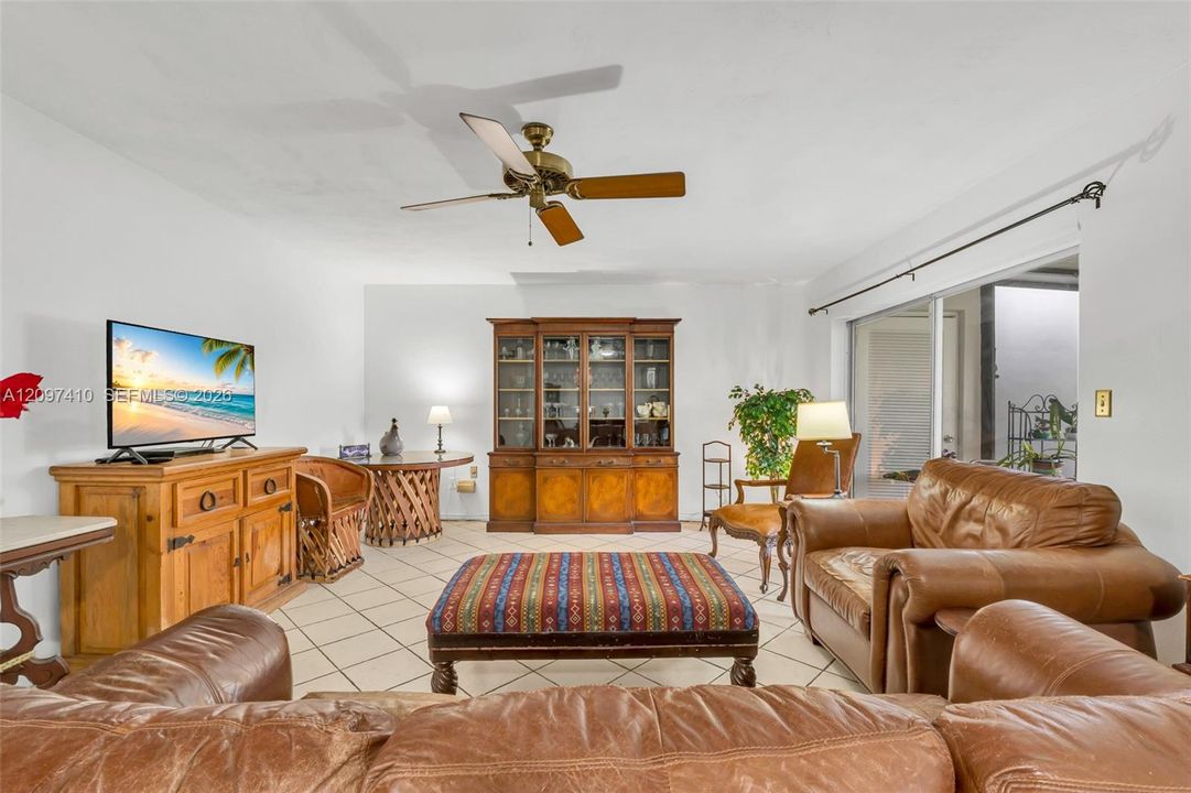 For Sale: $529,000 (4 beds, 3 baths, 1980 Square Feet)