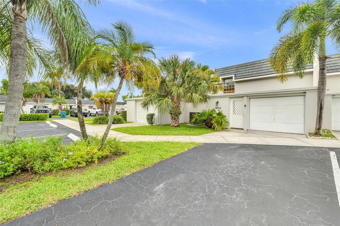 For Sale: $529,000 (4 beds, 3 baths, 1980 Square Feet)