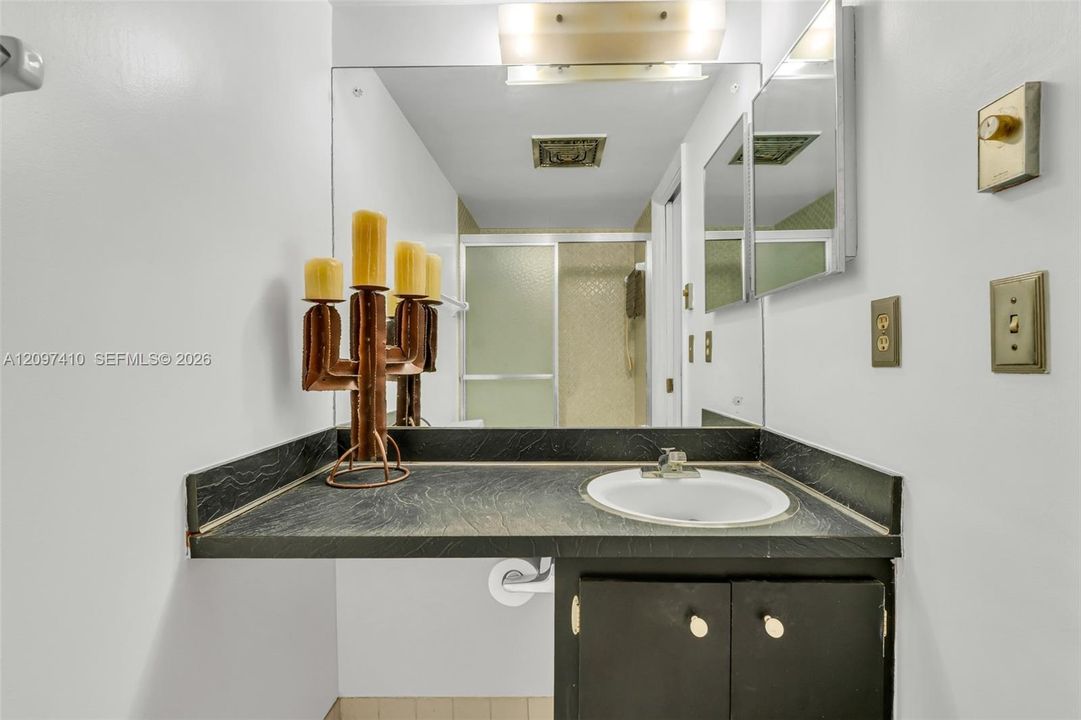 For Sale: $529,000 (4 beds, 3 baths, 1980 Square Feet)