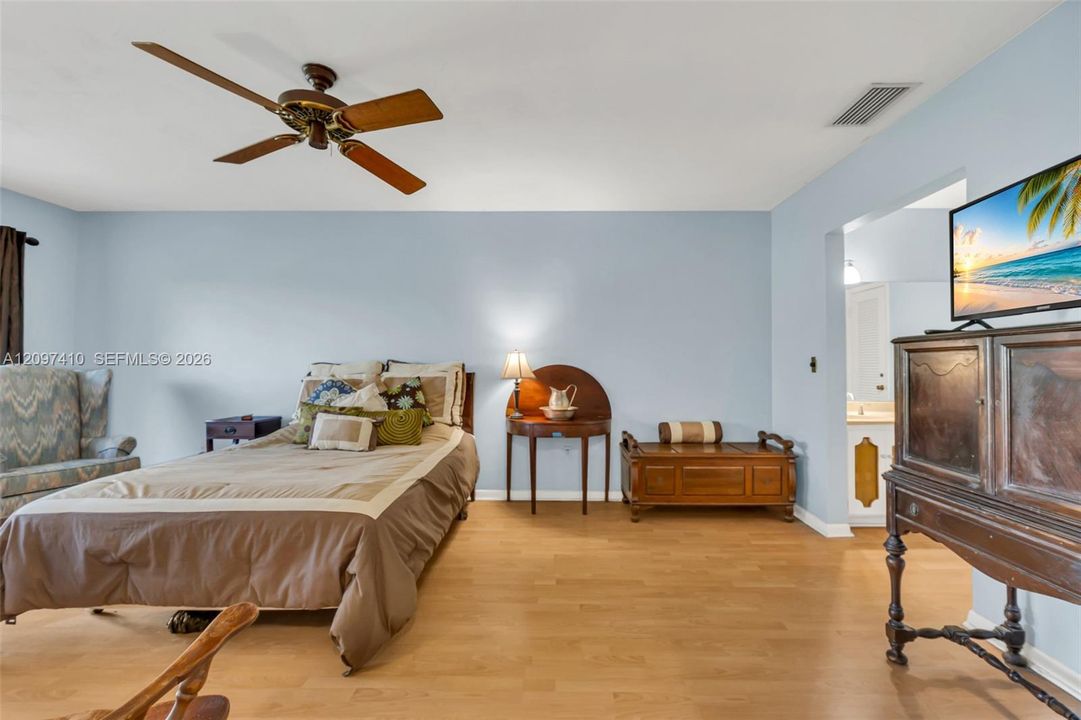 For Sale: $529,000 (4 beds, 3 baths, 1980 Square Feet)