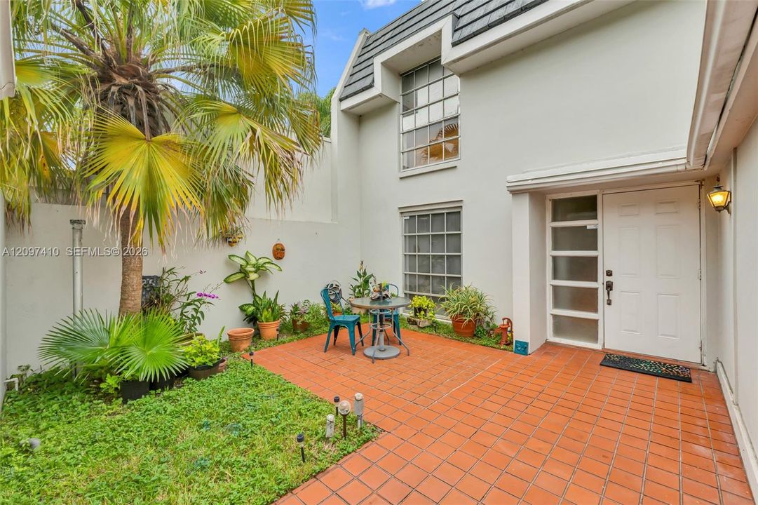 For Sale: $529,000 (4 beds, 3 baths, 1980 Square Feet)