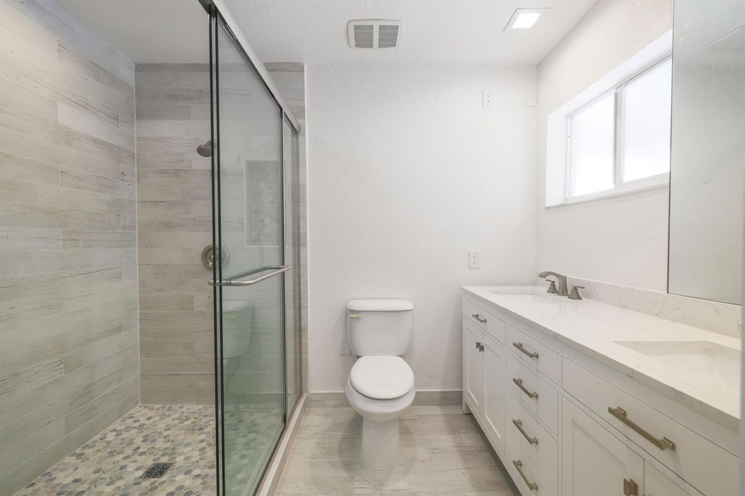 2265 NE 24th St - 30