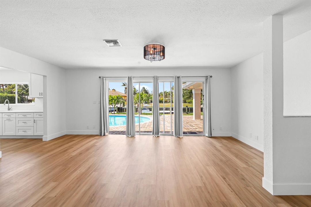 2265 NE 24th St - 9