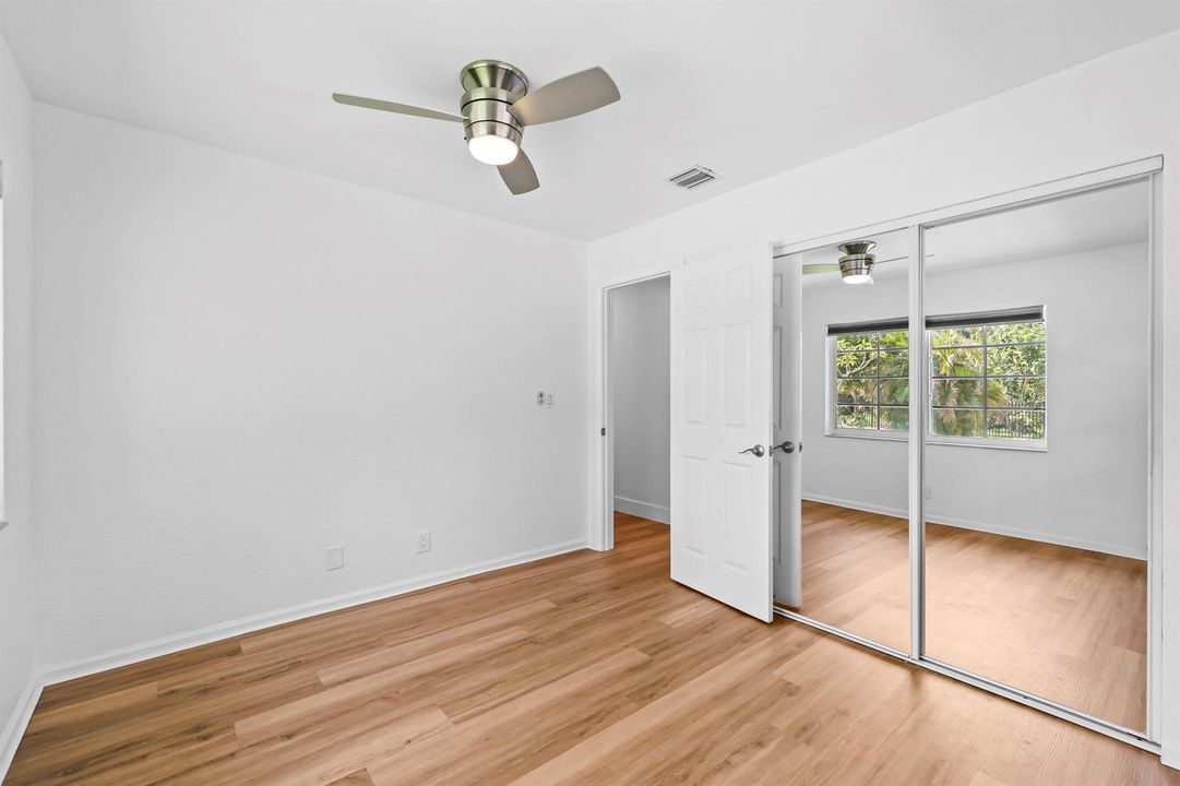 2265 NE 24th St - 24
