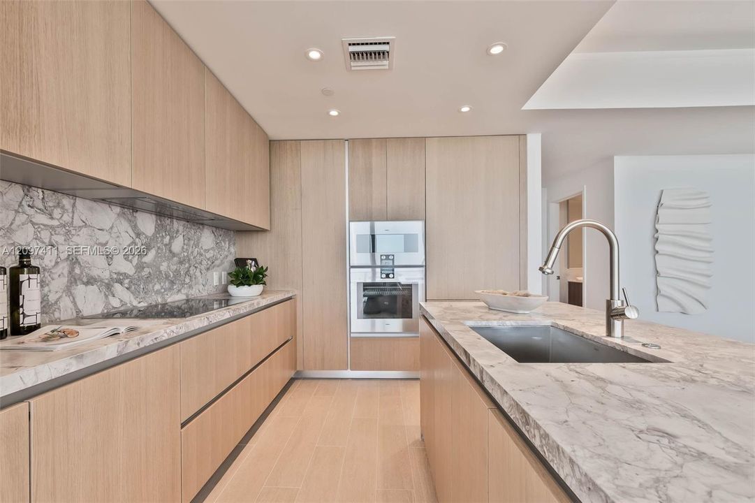 For Rent: $25,000 (3 beds, 3 baths, 1963 Square Feet)