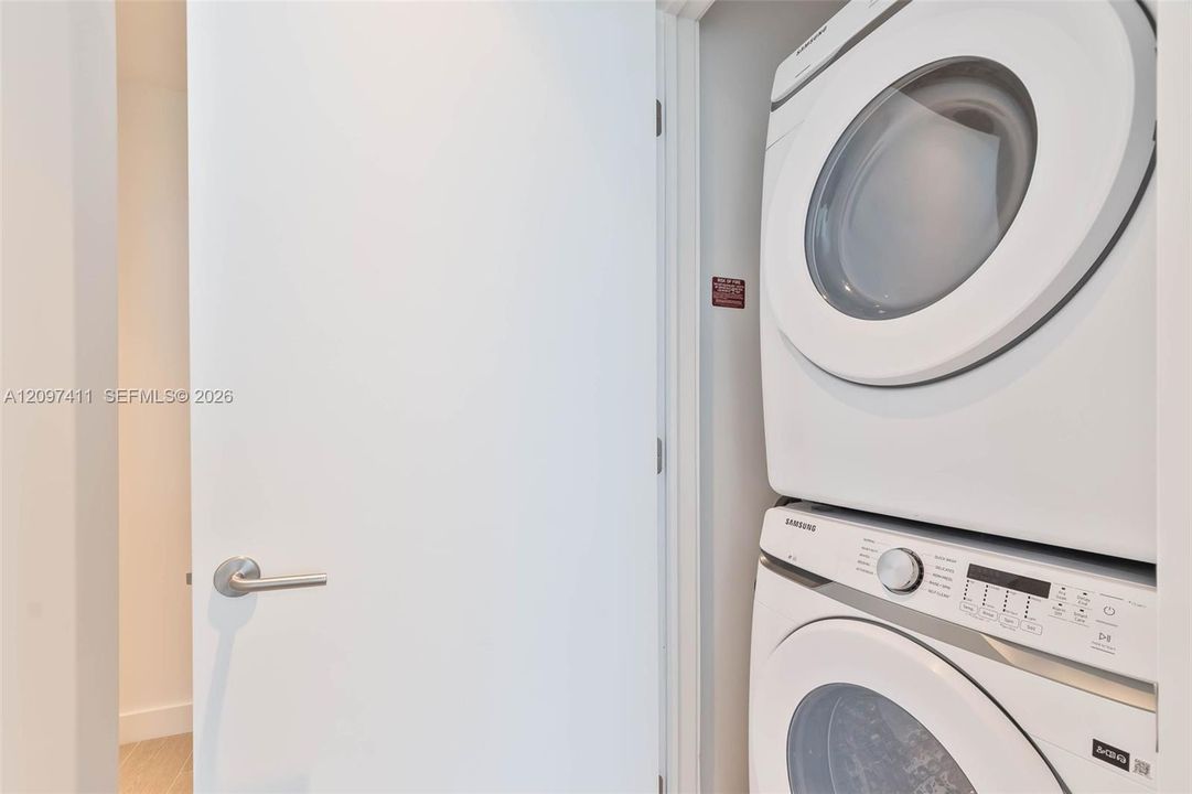 For Rent: $25,000 (3 beds, 3 baths, 1963 Square Feet)