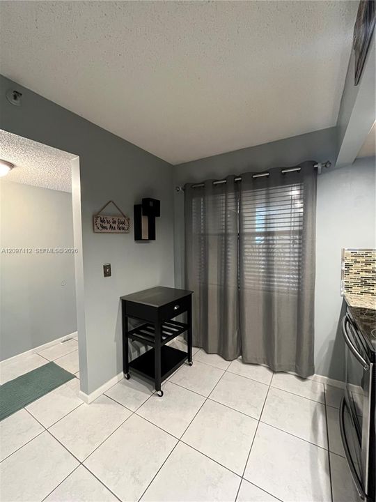 В аренду: $2,200 (2 спален, 2 ванн, 1025 Квадратных фут)