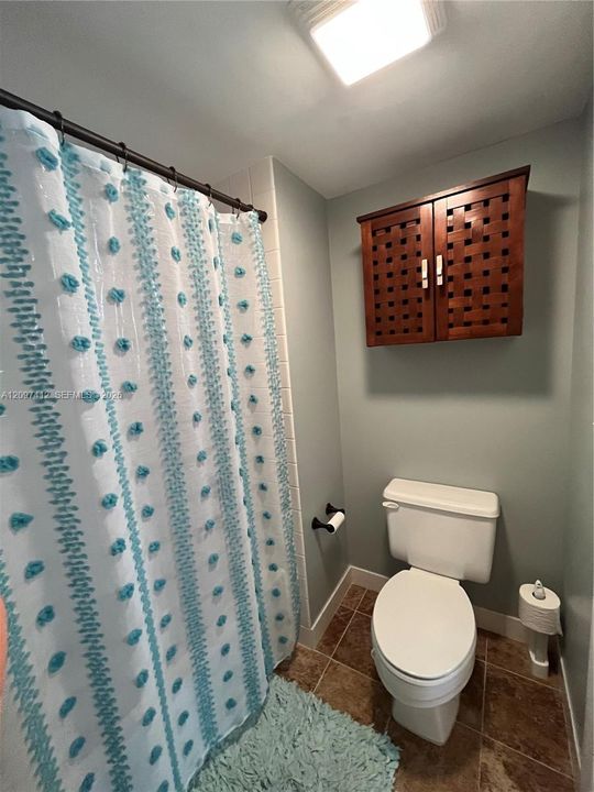В аренду: $2,200 (2 спален, 2 ванн, 1025 Квадратных фут)