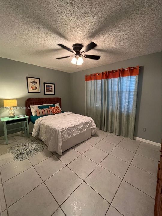В аренду: $2,200 (2 спален, 2 ванн, 1025 Квадратных фут)