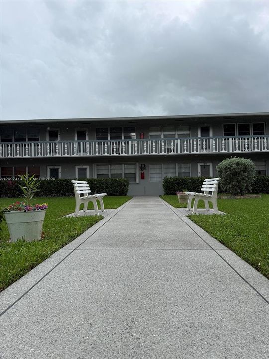 For Rent: $1,450 (1 beds, 1 baths, 684 Square Feet)