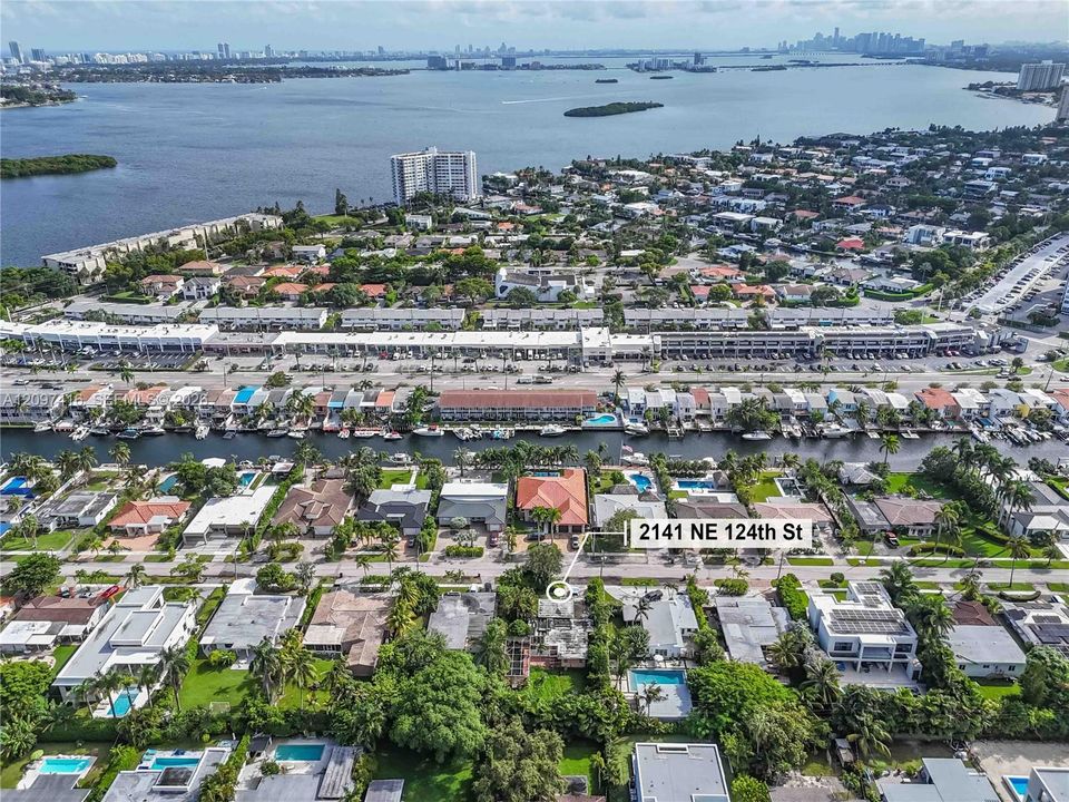 На продажу: $1,375,000 (2 спален, 2 ванн, 2074 Квадратных фут)