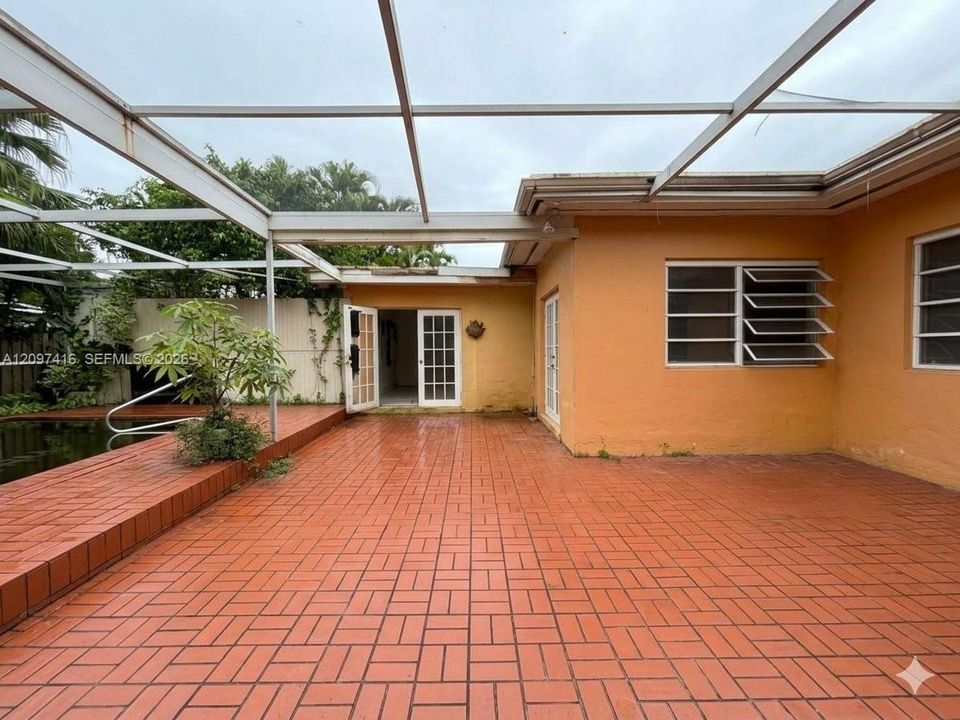 На продажу: $1,375,000 (2 спален, 2 ванн, 2074 Квадратных фут)