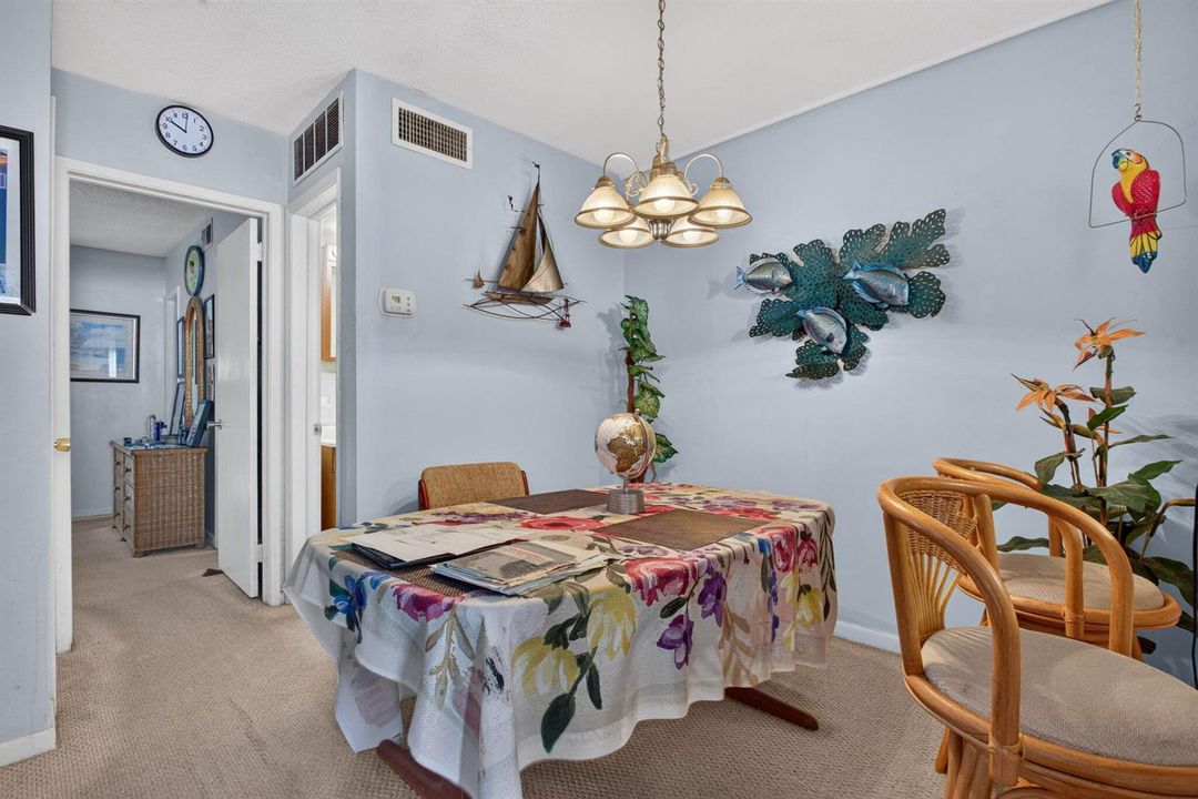 Dining for 4-6 people