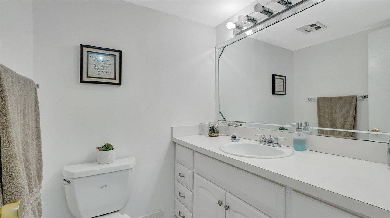 4750 118 Guest Bathroom