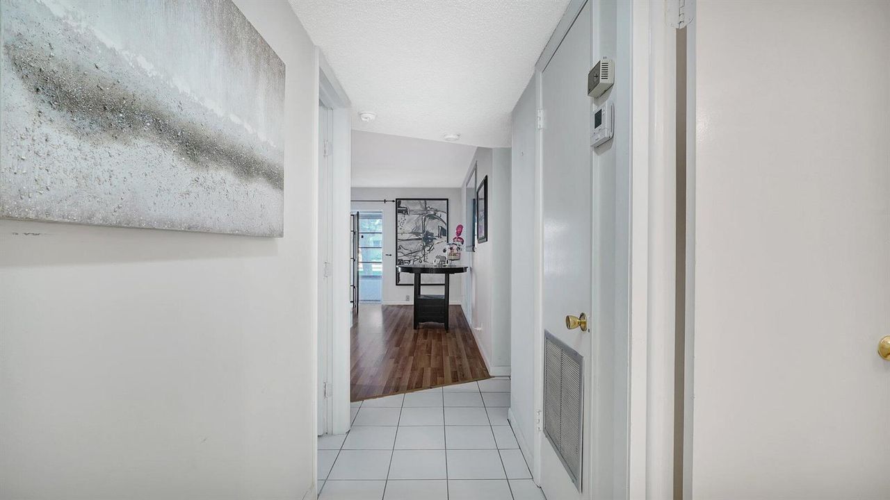 4750 118 Hallway 1