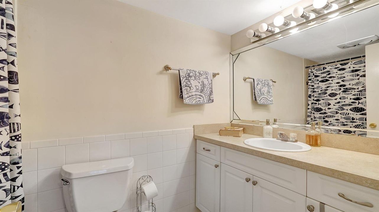 4750 118 Master Bathroom