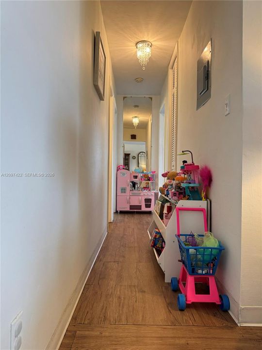 For Sale: $235,000 (2 beds, 2 baths, 1000 Square Feet)