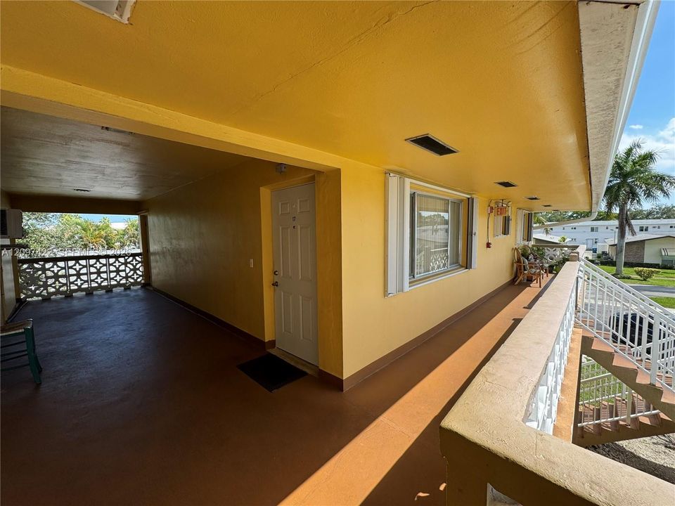 For Sale: $235,000 (2 beds, 2 baths, 1000 Square Feet)