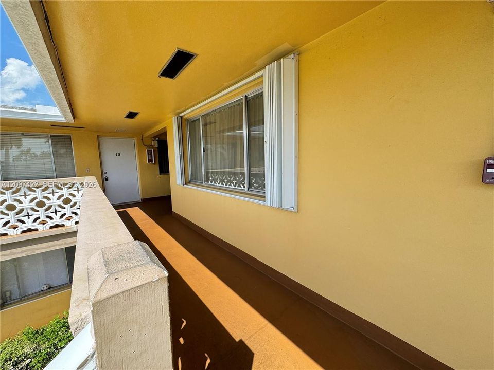 For Sale: $235,000 (2 beds, 2 baths, 1000 Square Feet)