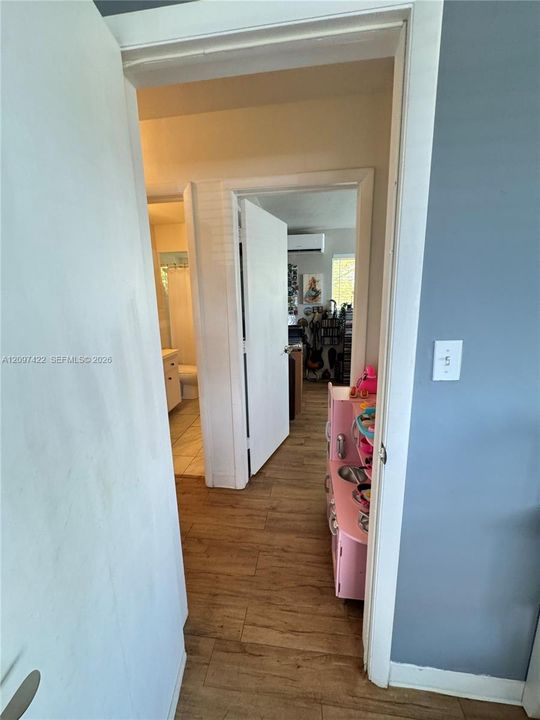 For Sale: $235,000 (2 beds, 2 baths, 1000 Square Feet)