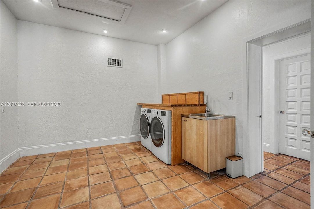 For Rent: $10,000 (4 beds, 3 baths, 3258 Square Feet)