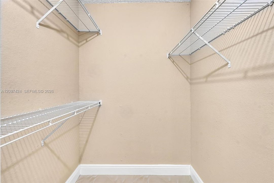For Rent: $2,195 (2 beds, 2 baths, 1027 Square Feet)
