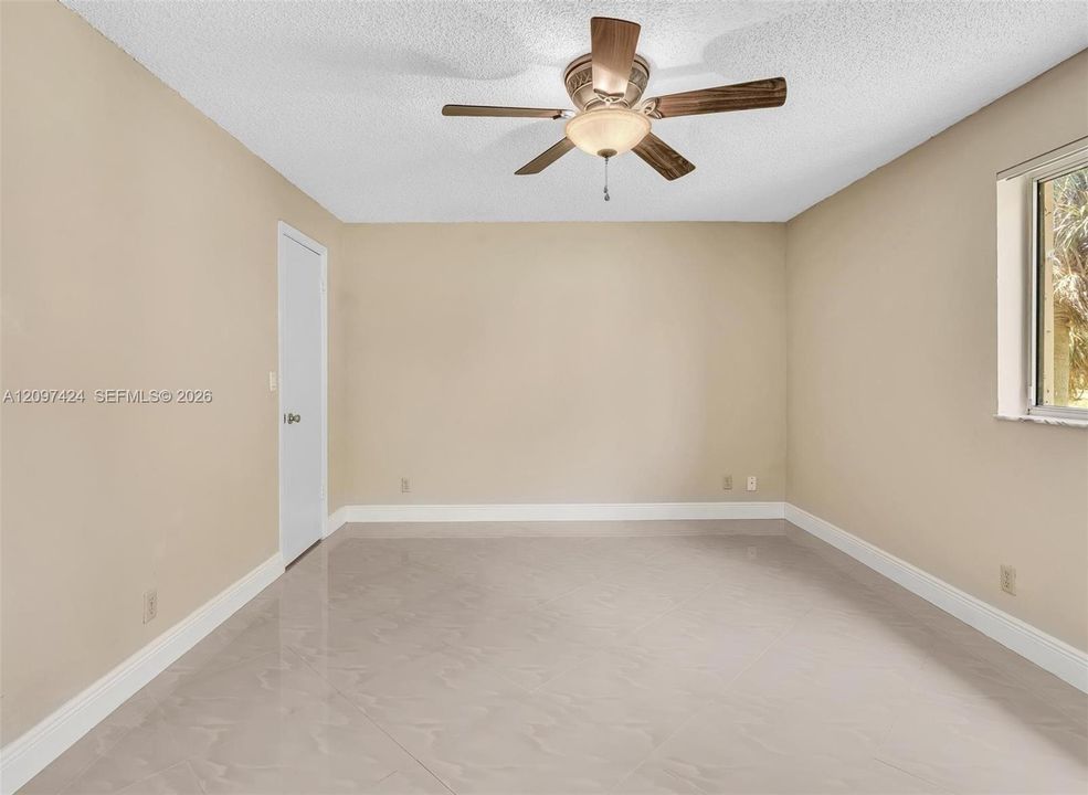 For Rent: $2,195 (2 beds, 2 baths, 1027 Square Feet)