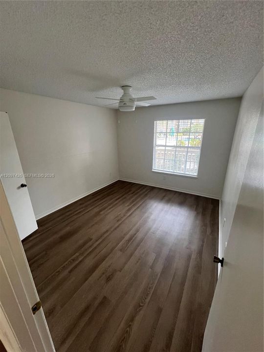 For Rent: $1,400 (1 beds, 1 baths, 627 Square Feet)