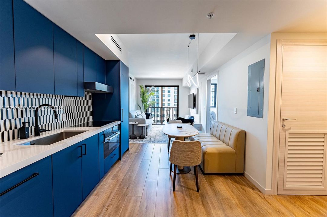 En Venta: $1,150,000 (2 camas, 2 baños, 851 Pies cuadrados)