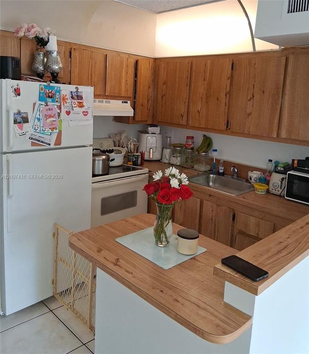For Sale: $190,000 (2 beds, 2 baths, 816 Square Feet)
