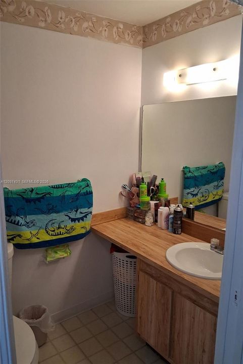 For Sale: $190,000 (2 beds, 2 baths, 816 Square Feet)