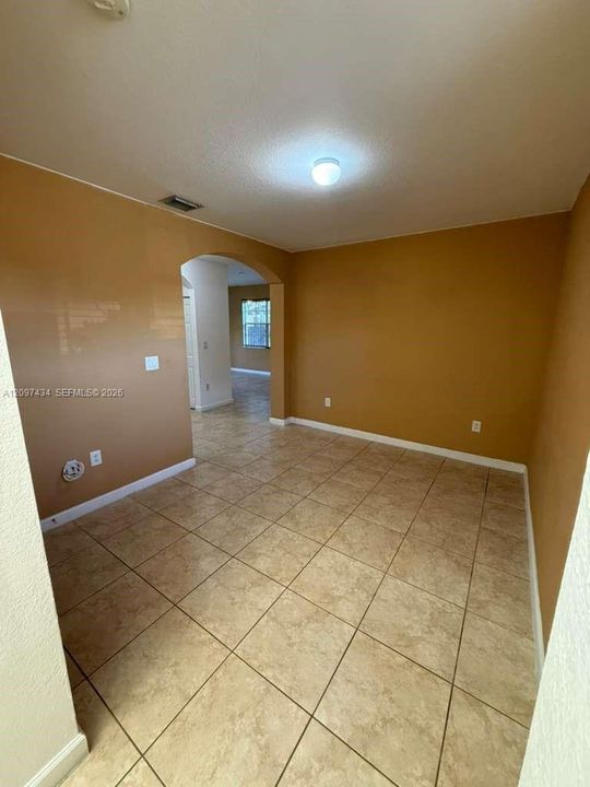 For Rent: $2,500 (3 beds, 3 baths, 1459 Square Feet)