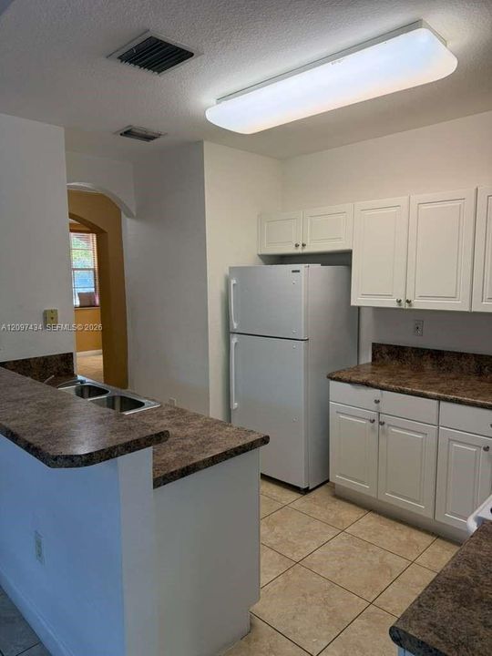 For Rent: $2,500 (3 beds, 3 baths, 1459 Square Feet)