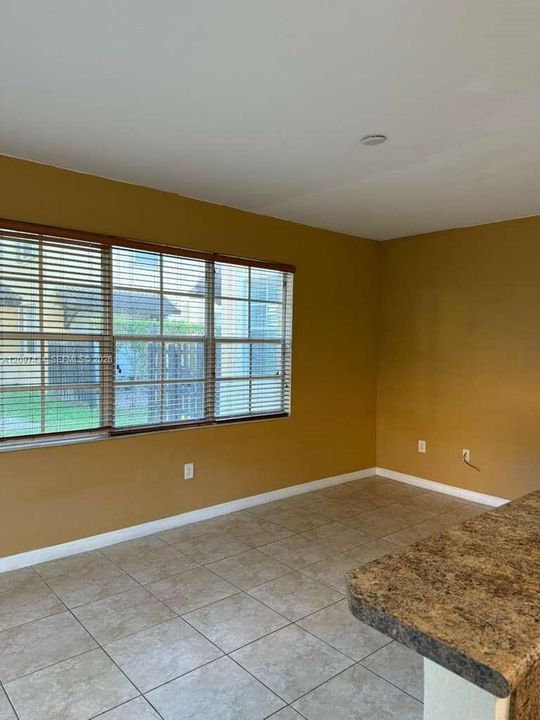 For Rent: $2,500 (3 beds, 3 baths, 1459 Square Feet)