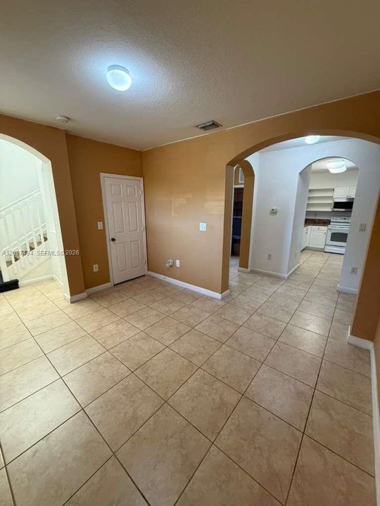 For Rent: $2,500 (3 beds, 3 baths, 1459 Square Feet)