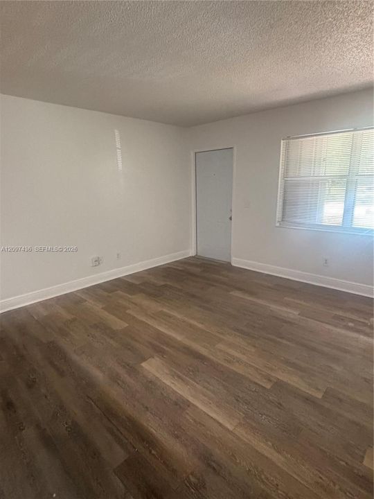 For Rent: $2,000 (2 beds, 2 baths, 932 Square Feet)