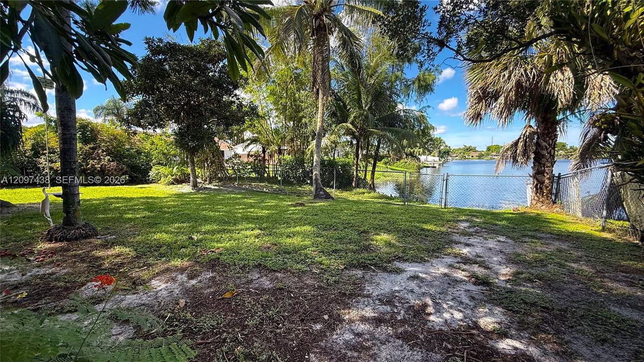 For Sale: $535,000 (2 beds, 2 baths, 1108 Square Feet)
