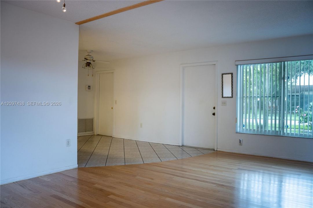 For Sale: $535,000 (2 beds, 2 baths, 1108 Square Feet)