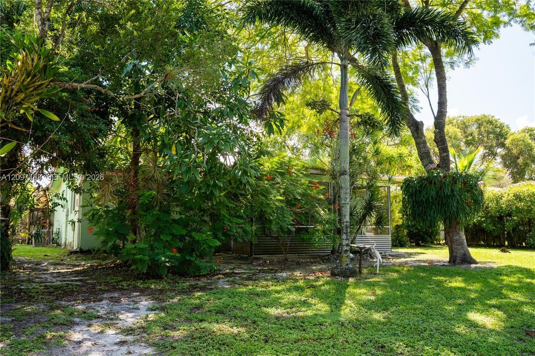 For Sale: $535,000 (2 beds, 2 baths, 1108 Square Feet)