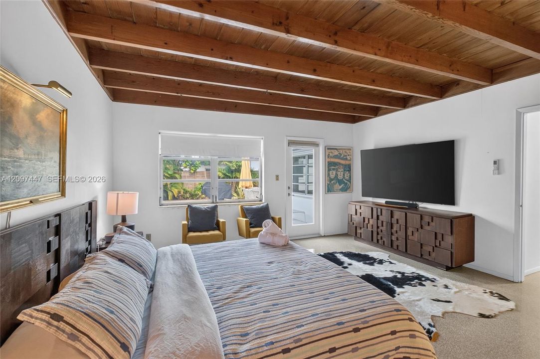 For Sale: $915,000 (3 beds, 2 baths, 1570 Square Feet)