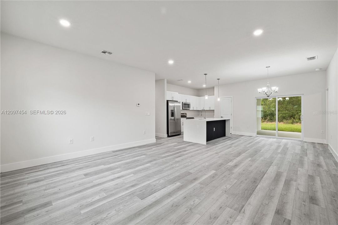 For Sale: $349,900 (4 beds, 3 baths, 1947 Square Feet)