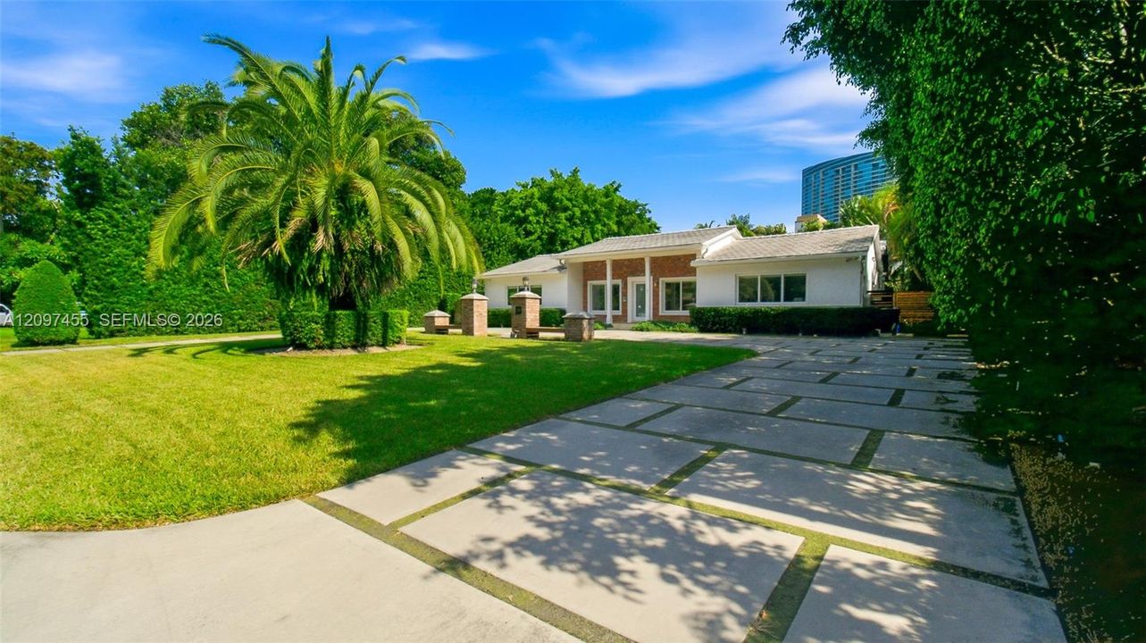 For Rent: $26,000 (4 beds, 3 baths, 3603 Square Feet)