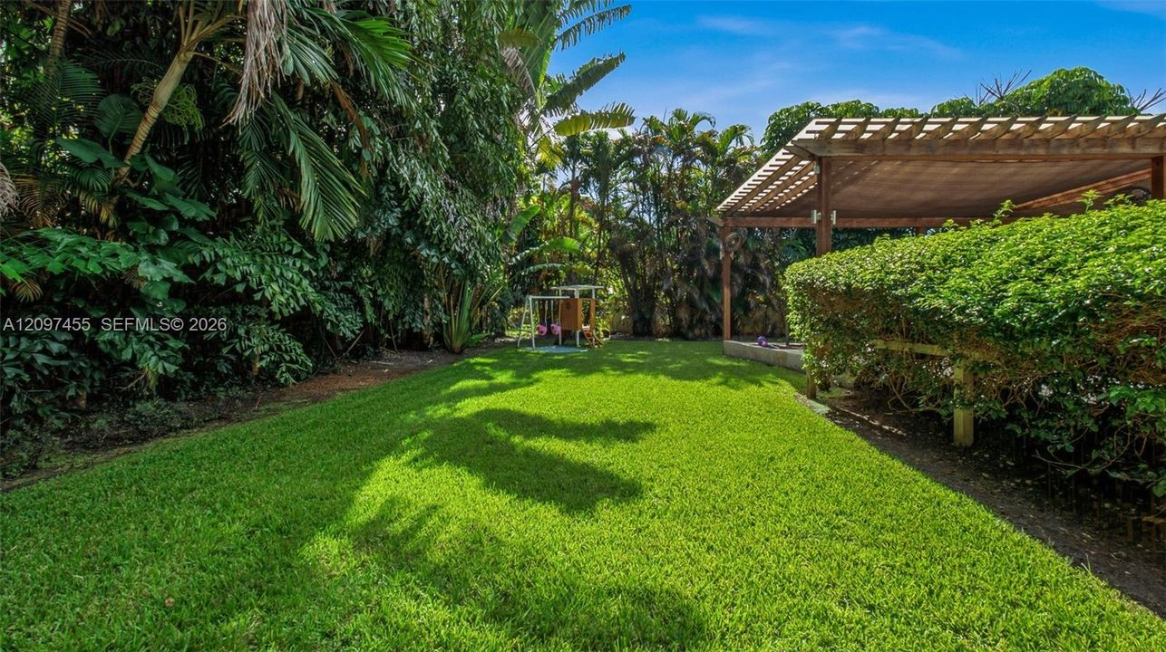 For Rent: $26,000 (4 beds, 3 baths, 3603 Square Feet)