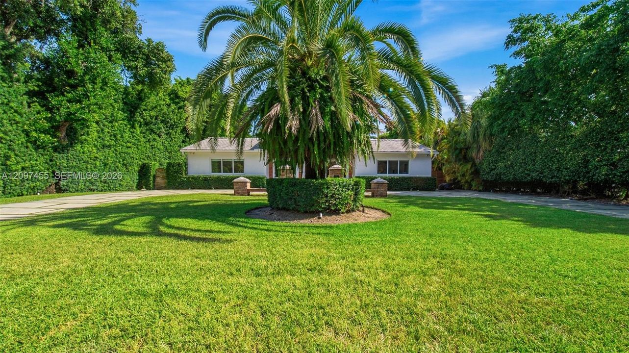 For Rent: $26,000 (4 beds, 3 baths, 3603 Square Feet)