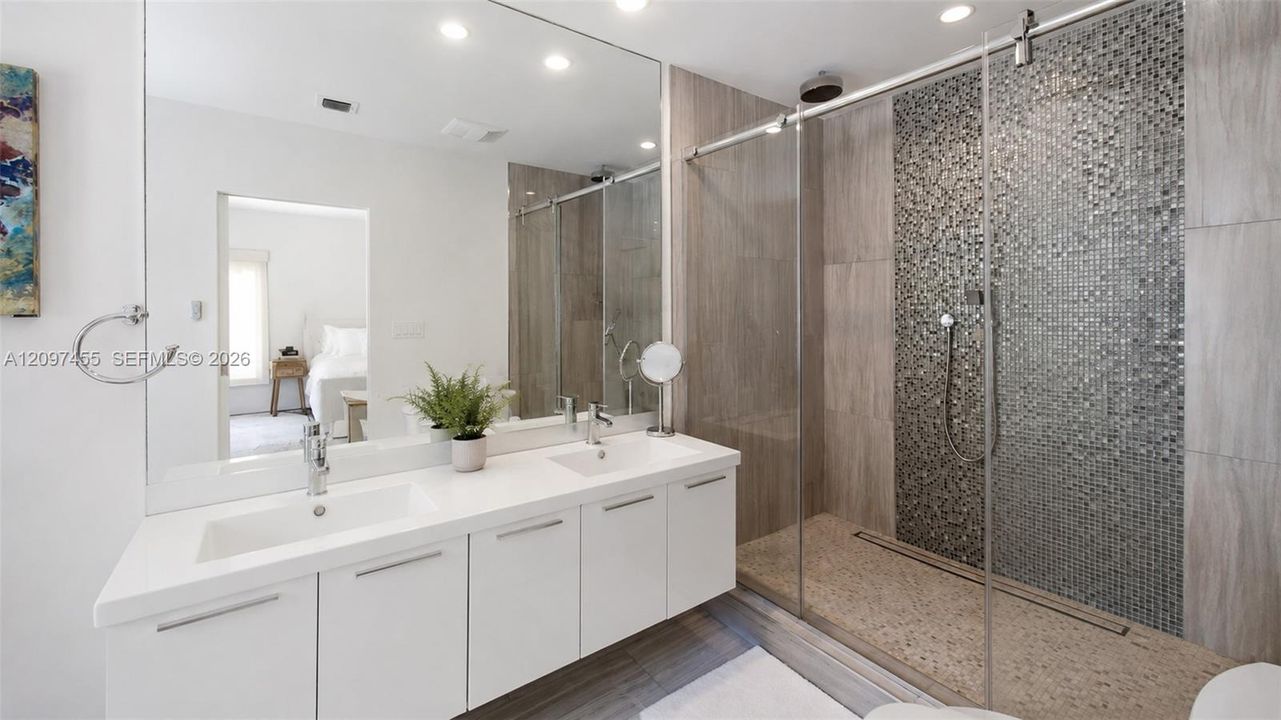 For Rent: $26,000 (4 beds, 3 baths, 3603 Square Feet)
