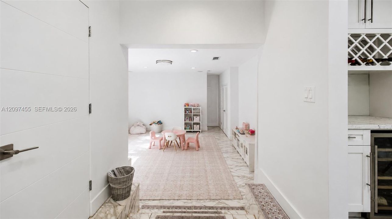 For Rent: $26,000 (4 beds, 3 baths, 3603 Square Feet)