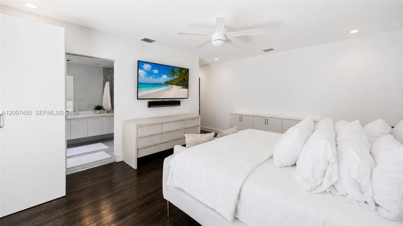 For Rent: $26,000 (4 beds, 3 baths, 3603 Square Feet)